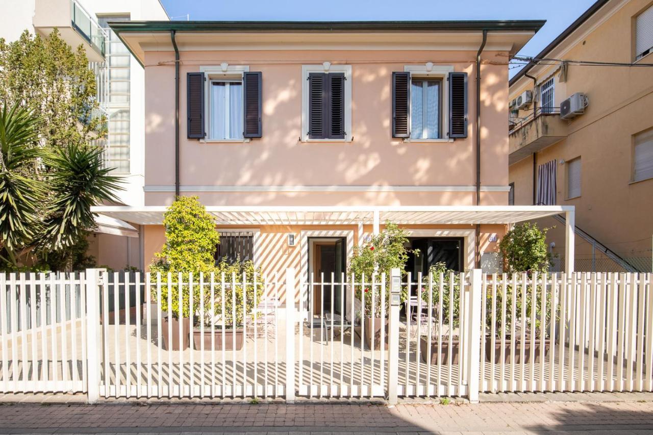 Bilocale Con Giardino A 200Mt Dal Mare - Homeunity Римини Экстерьер фото