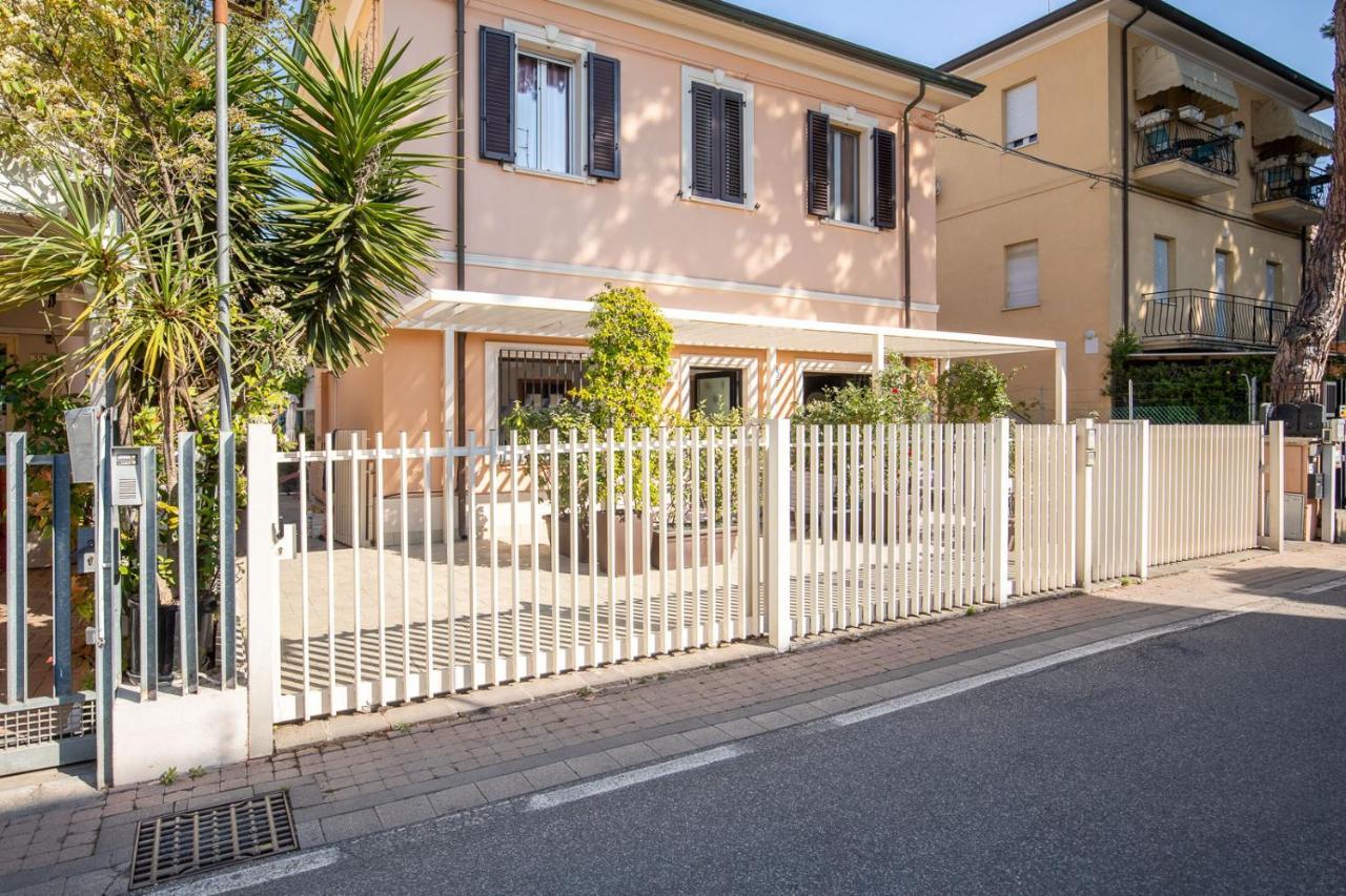 Bilocale Con Giardino A 200Mt Dal Mare - Homeunity Римини Экстерьер фото